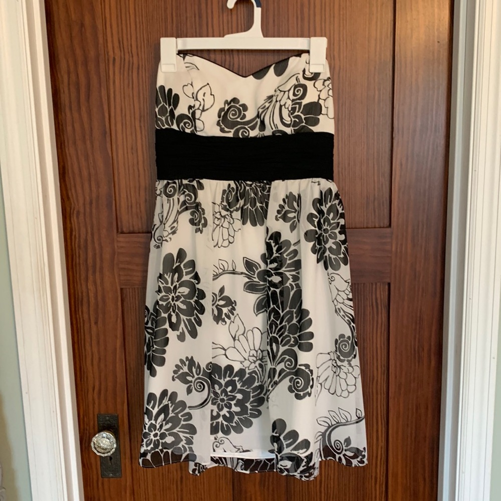 Women’s White House Black Market Strapless Dress Size 6